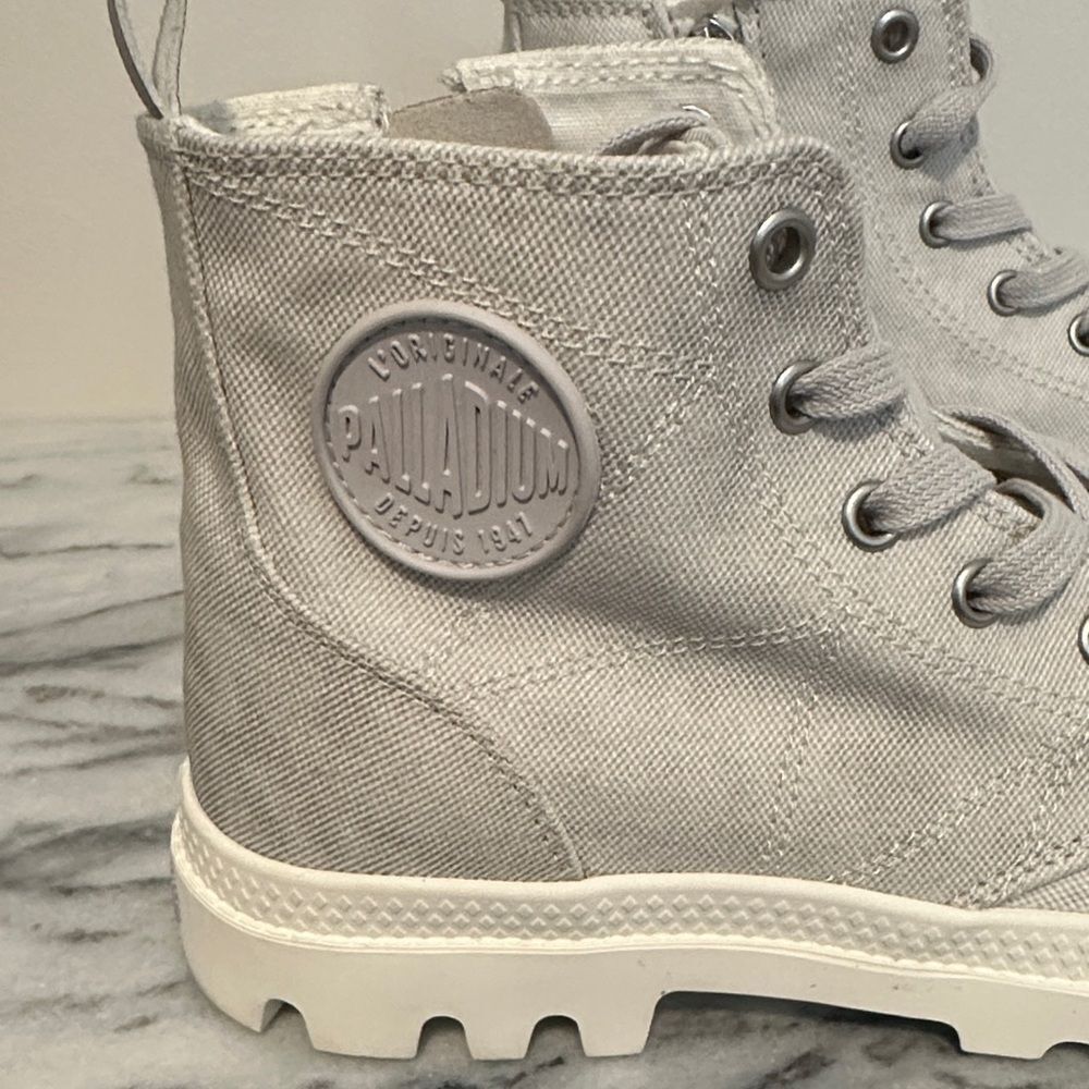 New Palladium pampa lighr Gray High-Top Sneakers women’s sz 7 NWT - Picture 4 of 12